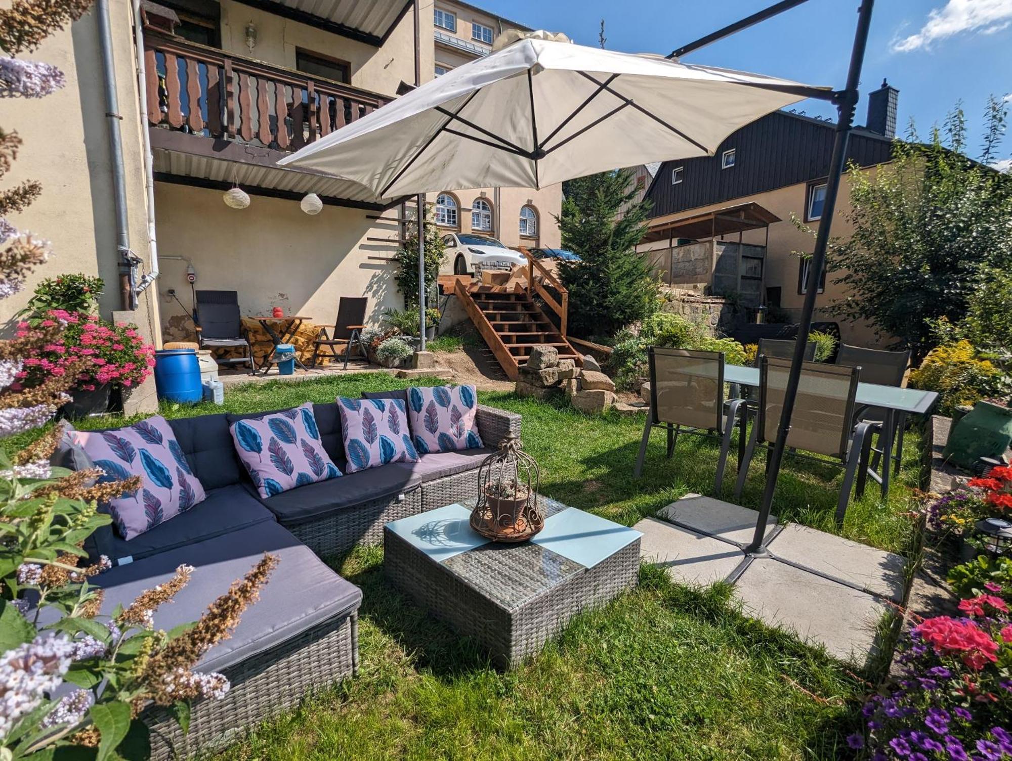 Hw4B - Urlaubsmagie - Zentral Mit Gemeinschaftsgarten, -Pool, -Sauna & Whirlpool Sebnitz Exterior photo