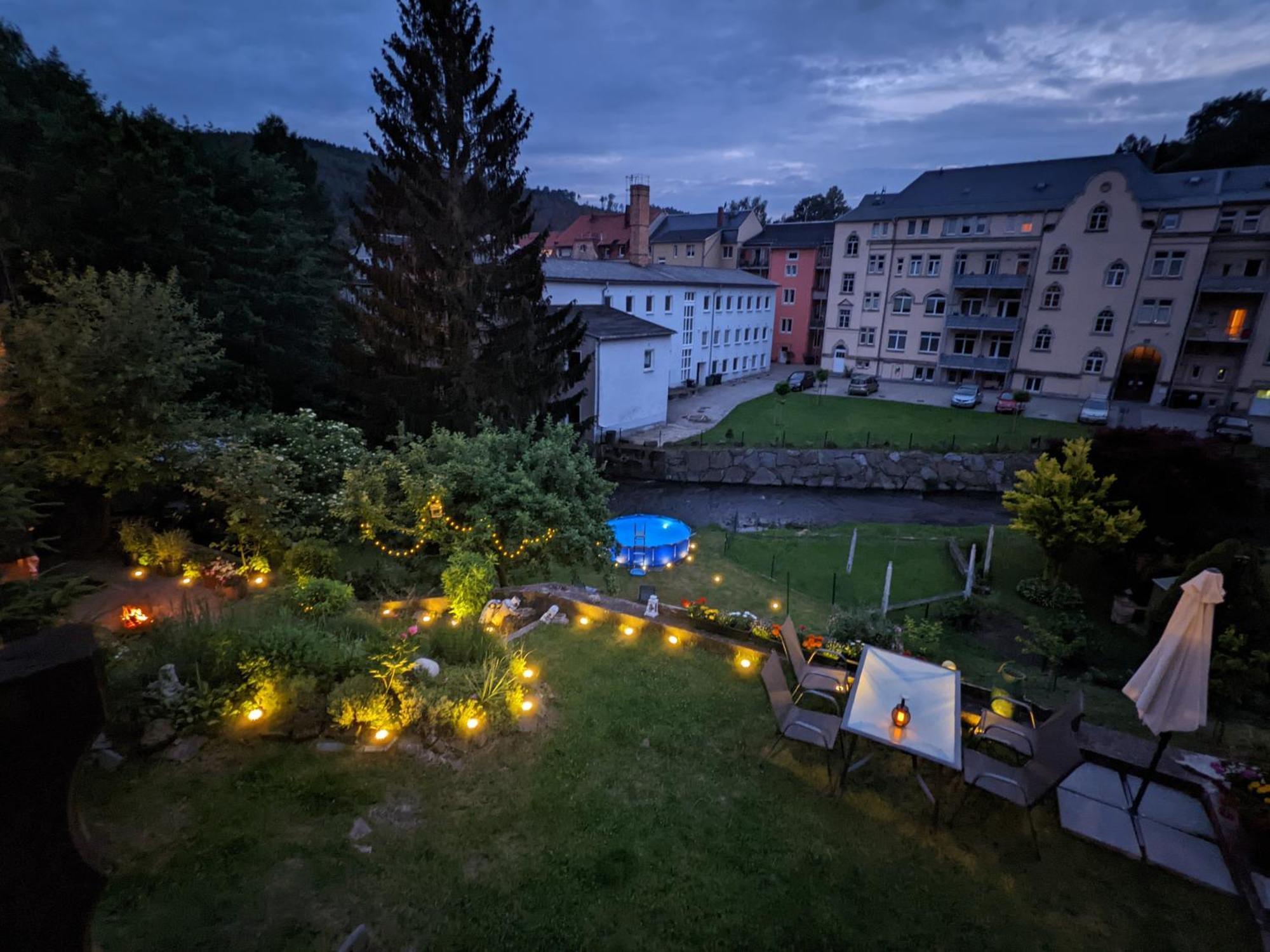 Hw4B - Urlaubsmagie - Zentral Mit Gemeinschaftsgarten, -Pool, -Sauna & Whirlpool Sebnitz Exterior photo